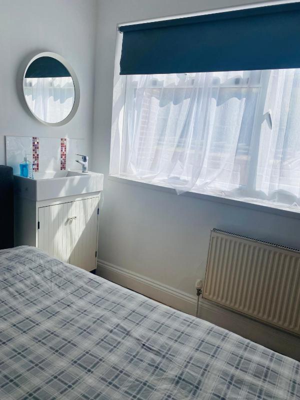 Circle Guest House Bed Only - image 47