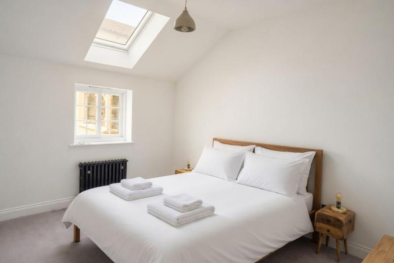 Bridge House Modern Comfort in Historic Stone - image 22
