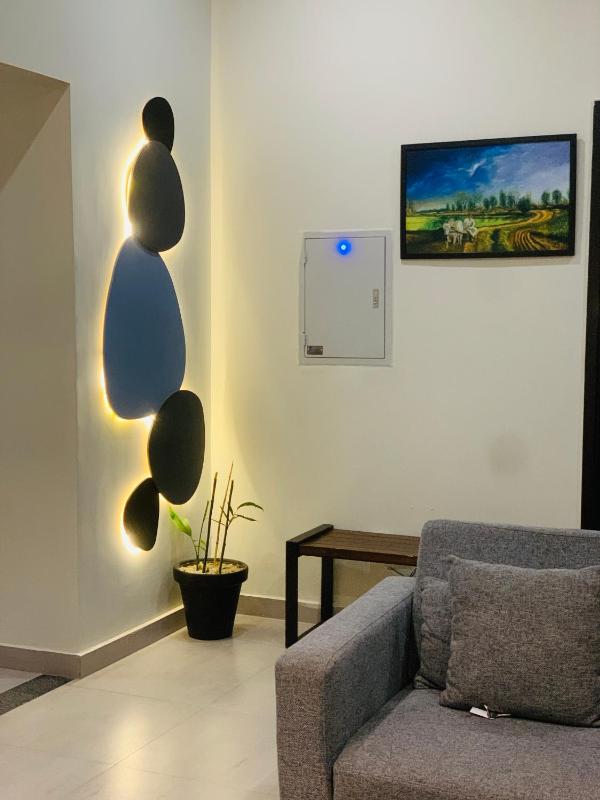 Serenity Suites SkyPark One Luxury 2BR Apartment Gulberg Greens Islamabad - image 9