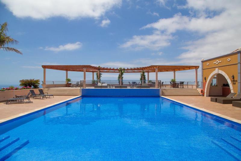 Three-Bedroom Villa image 4