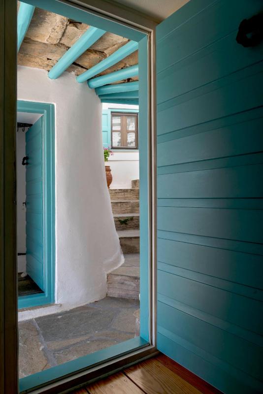Superior Double Room with Sea View image 3