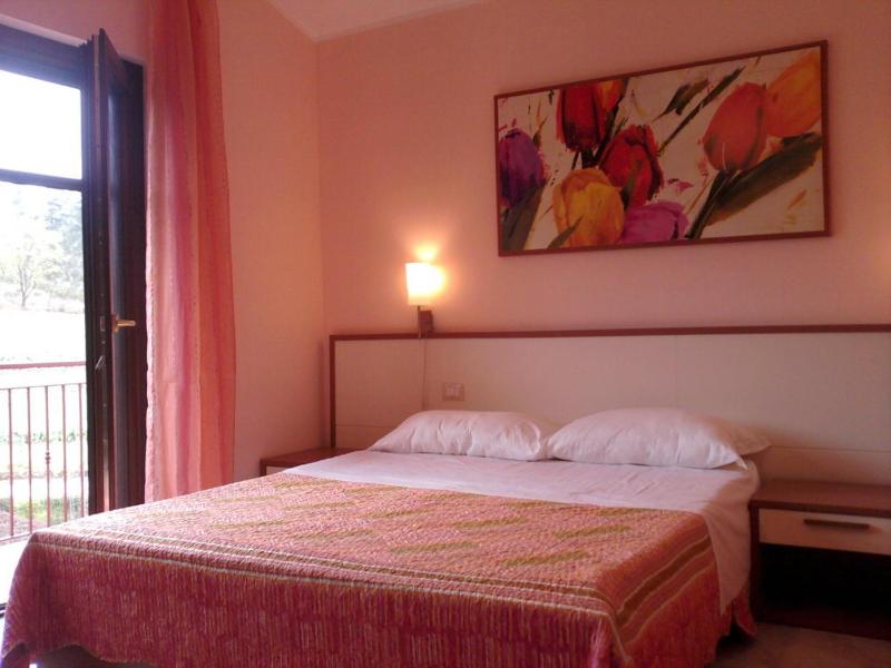 Triple Room image 2