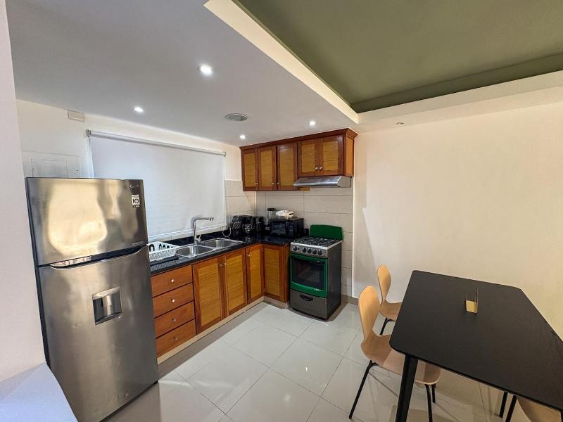 Modern Poolside Apartment Near the Beach - image 2