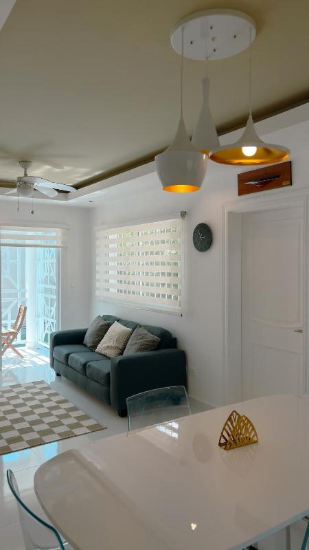 Poolside Modern Apartment Beach Nearby - image 21