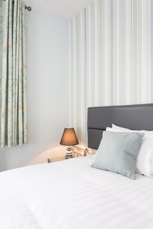 Standard Double Room image 4
