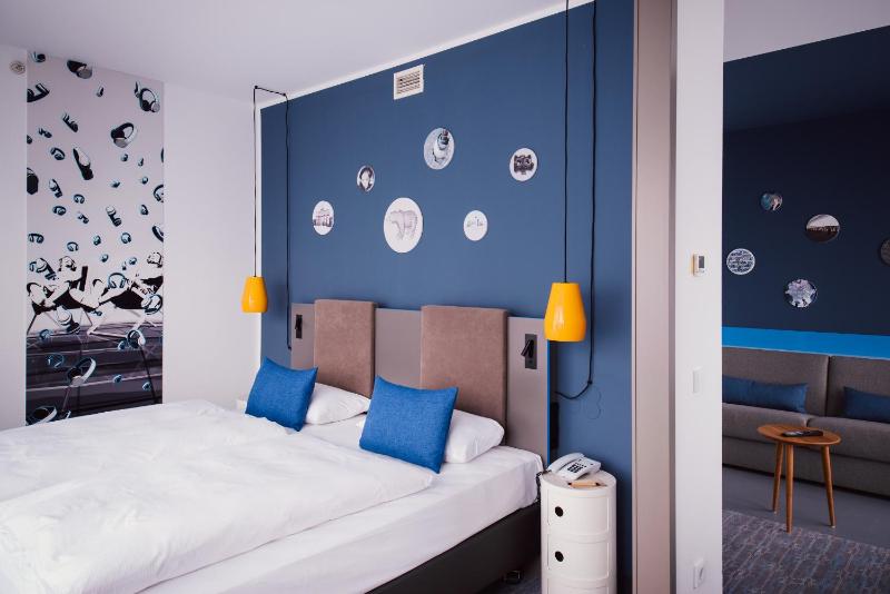 Lounge Room image 4
