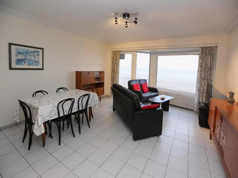 Beachfront Bliss in Style - image 20