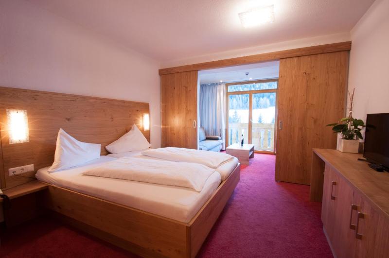 Junior Suite with Balcony image 1