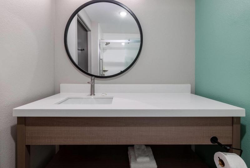 ECHO Suites Extended Stay by Wyndham Savannah Pooler - image 3