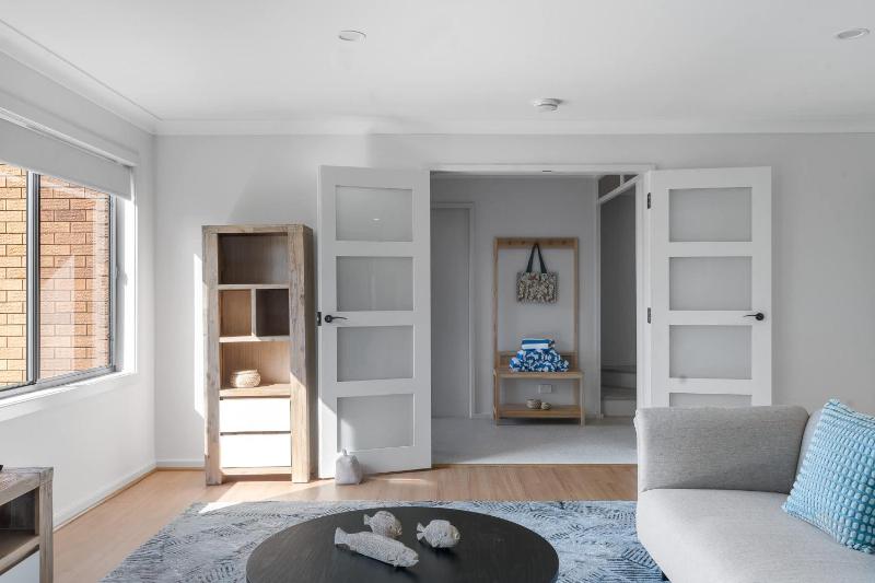 Niara - renovated 4BR Vincentia beach house - image 10