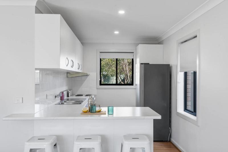 Niara - renovated 4BR Vincentia beach house - image 19