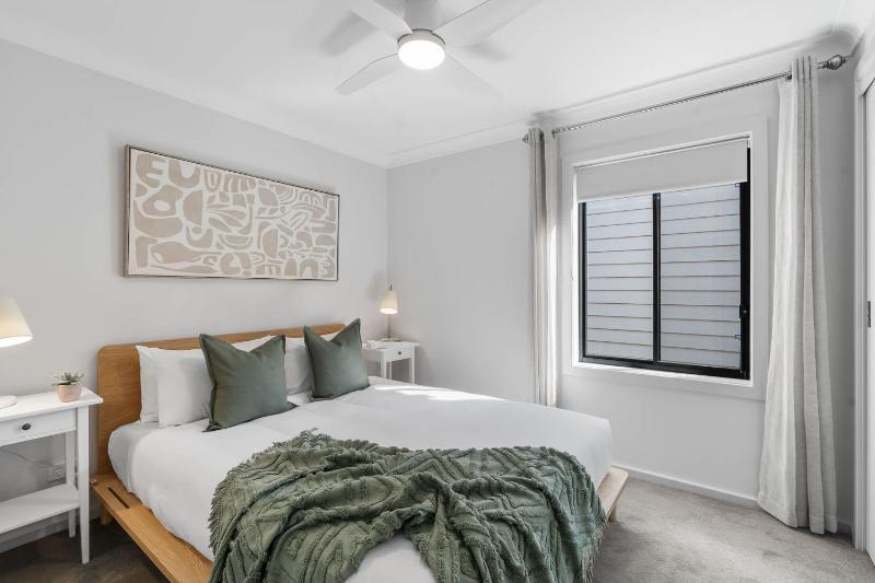Niara - renovated 4BR Vincentia beach house - image 9