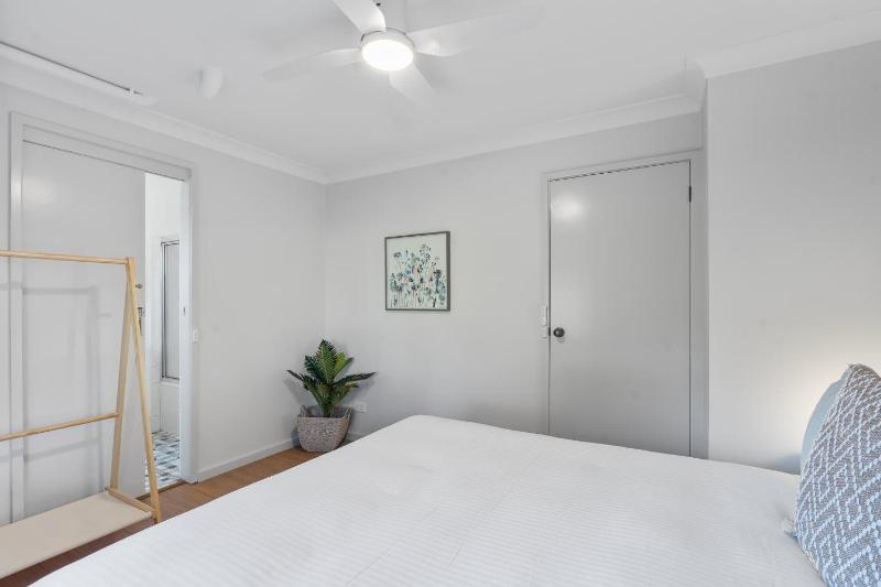 Niara - renovated 4BR Vincentia beach house - image 7