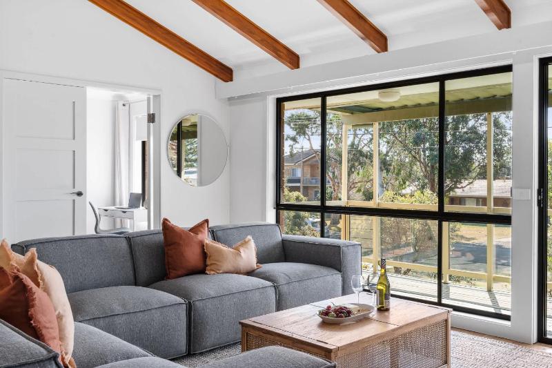 Niara - renovated 4BR Vincentia beach house - image 26