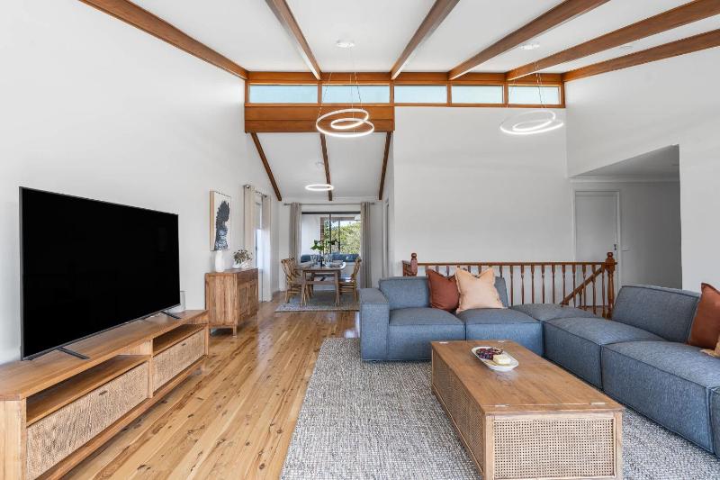 Niara - renovated 4BR Vincentia beach house - image 16