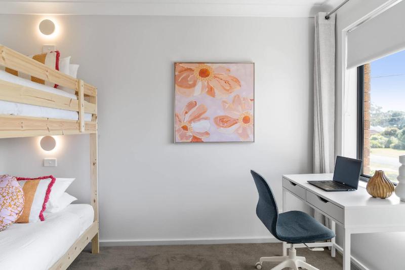 Niara - renovated 4BR Vincentia beach house - image 23