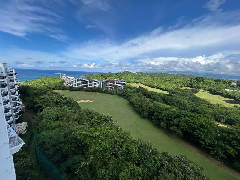 Serene 1-Bedroom Apartment in Boracay with Pool Access - image 20