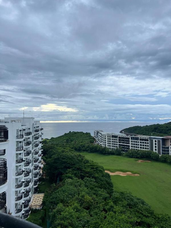 Serene 1-Bedroom Apartment in Boracay with Pool Access - image 16