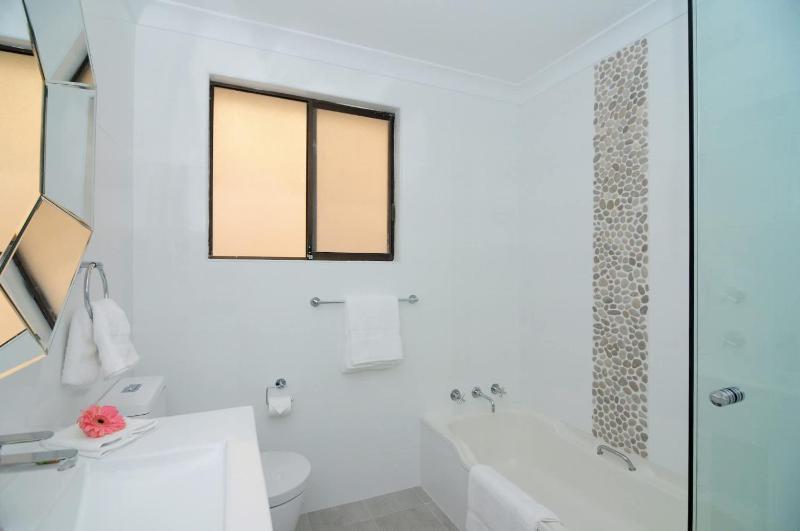 Bella Blu Beach House - direct beach access - image 6