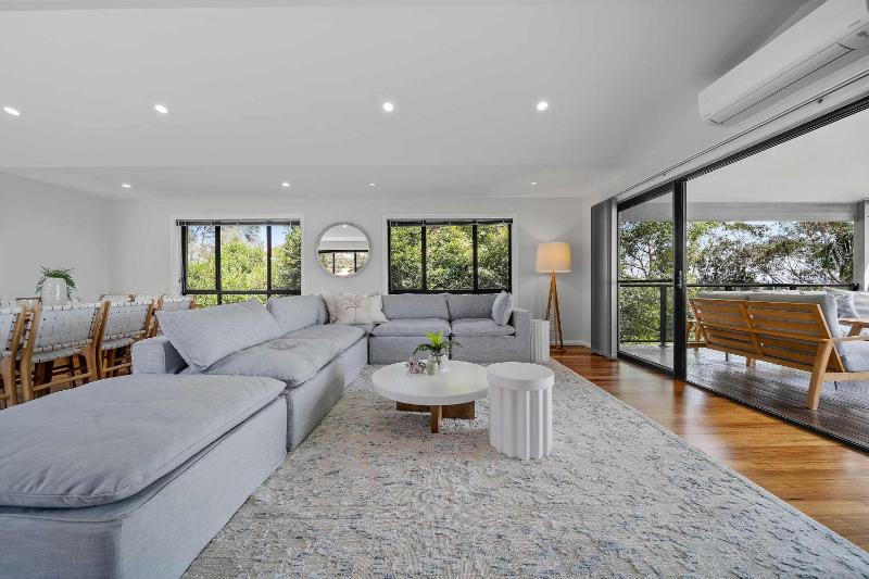 Indigo Views - renovated Vincentia beach house - image 10