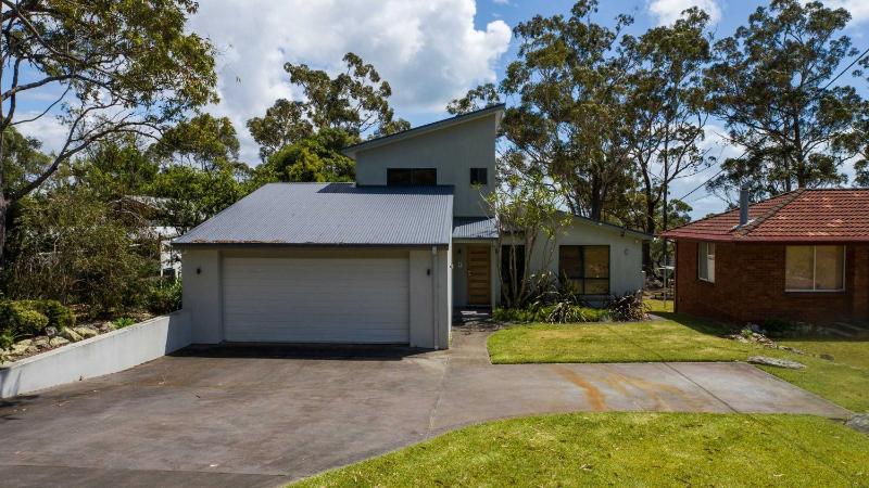Indigo Views - renovated Vincentia beach house - image 12