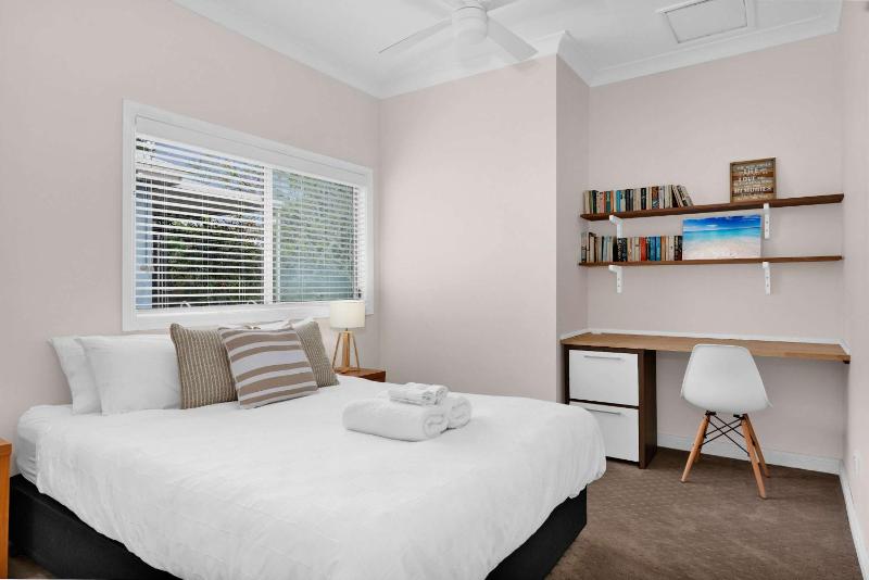 Whale Song - pet-friendly home steps to the beach - image 3