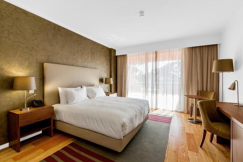 Garden Pool View Room (2 Adults + 1 Child)    image 2