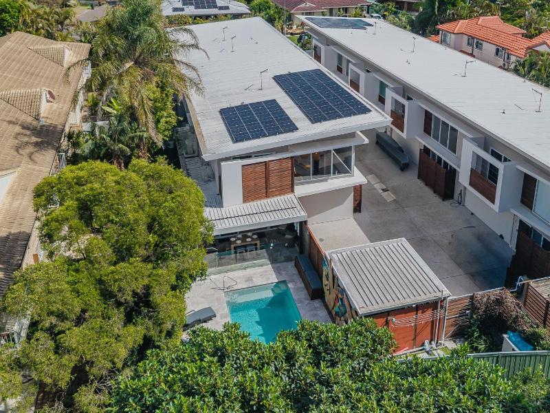 Byron Sunrise - 4 BR retreat with heated pool - image 16