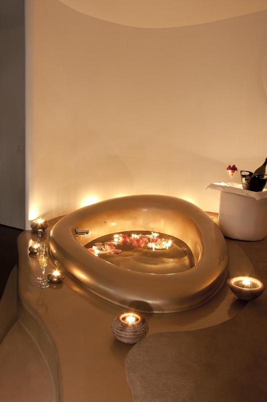 Deluxe Suite image 4