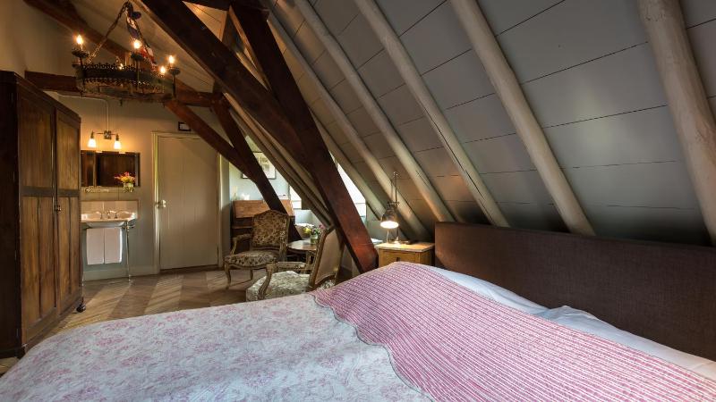 Standard Double or Twin Room with Garden View image 3