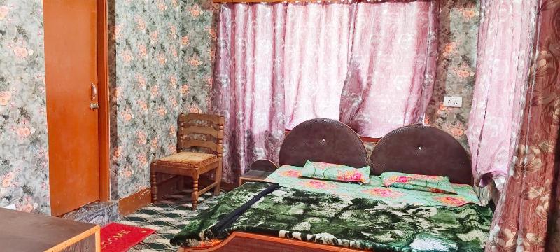 New Pine Guest House - image 2