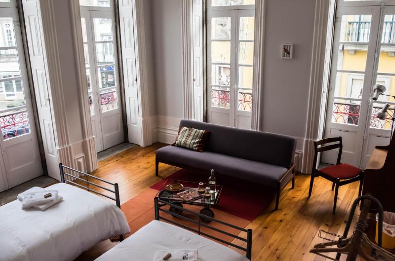 Double or Twin Room with Private External Bathroom and City Views image 4