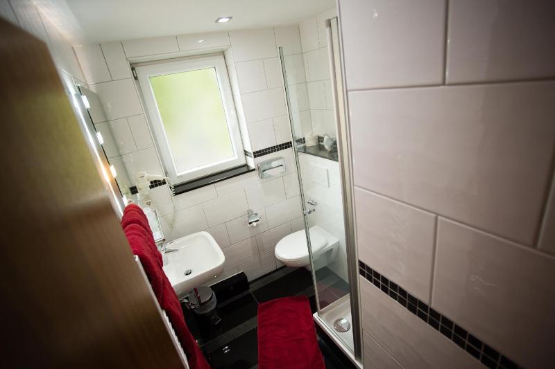 Double Room image 3