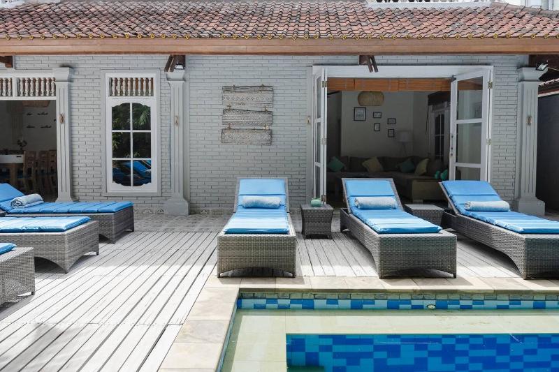 Tropical House - Garlic Lane - image 17