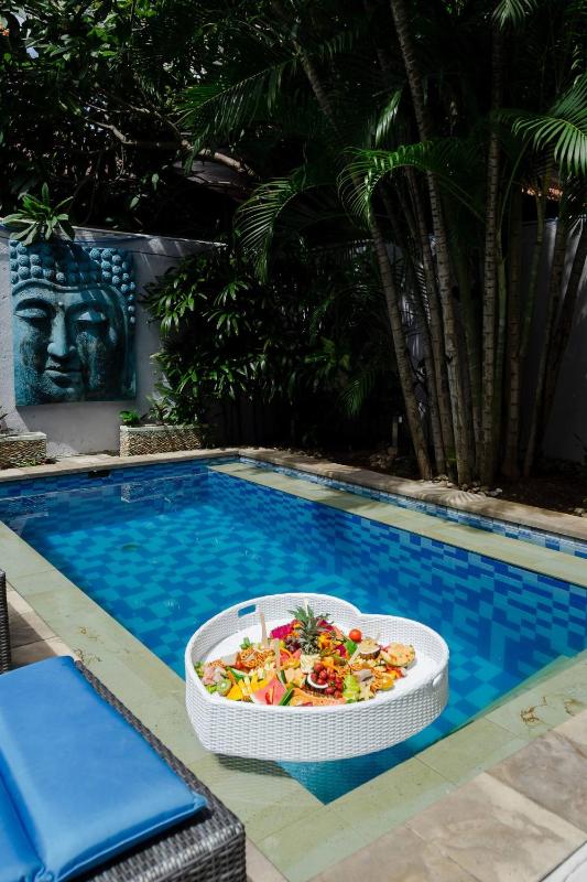 Tropical House - Garlic Lane - image 30