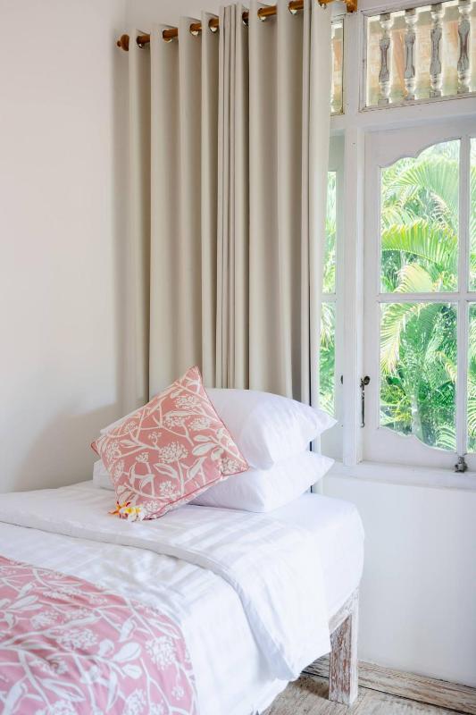 Tropical House - Garlic Lane - image 50