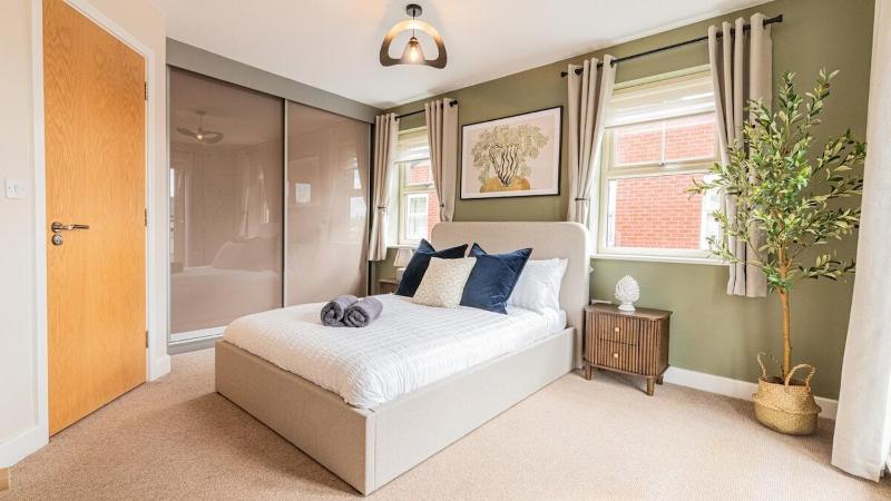Lockside Living - image 18