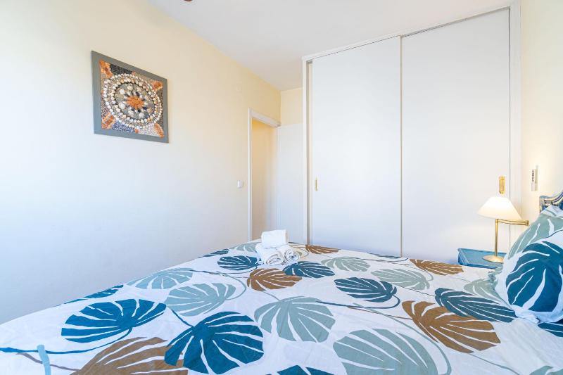 RESIDENCIA ALBERES -Apartamento completo con piscina barbacoa parking- D - image 6