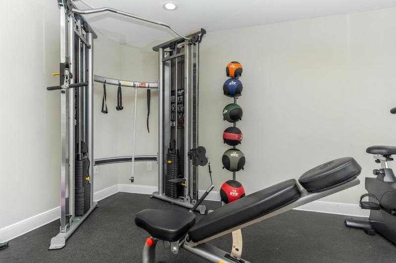Comfy Bed near the heights with Pool Gym Washer - image 8
