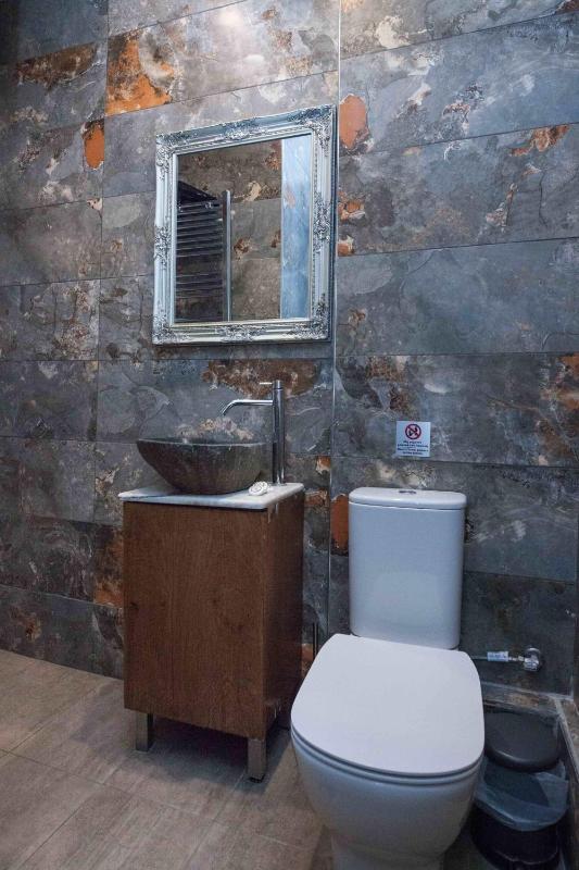 Lovely 1 Bd Apt with Balcony 10 min from Acropolis - image 13