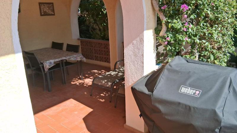 RESIDENCIA ALBERES -Apartamento completo con piscina barbacoa parking- A - image 7