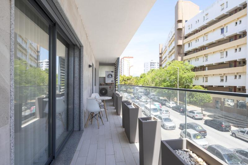 Casa Giao - Modern Apartment by HD - image 16