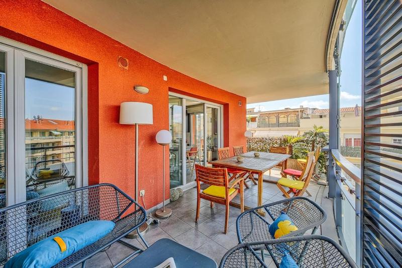 Lovely 4-Bedroom Family Apartment in Central Nice - image 6