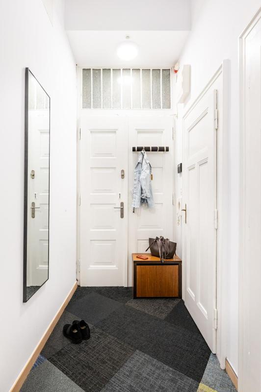 Prague Days - Two Bedroom Apartment with Netflix and 200Mbs WiFi in Old Town - image 9