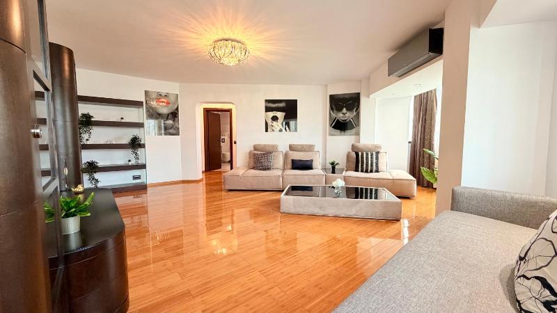 Bright 2BR Apartment in Central Bucharest - Near Unirii Blvd - image 2