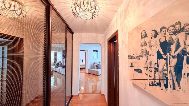 Bright 2BR Apartment in Central Bucharest - Near Unirii Blvd - image 12