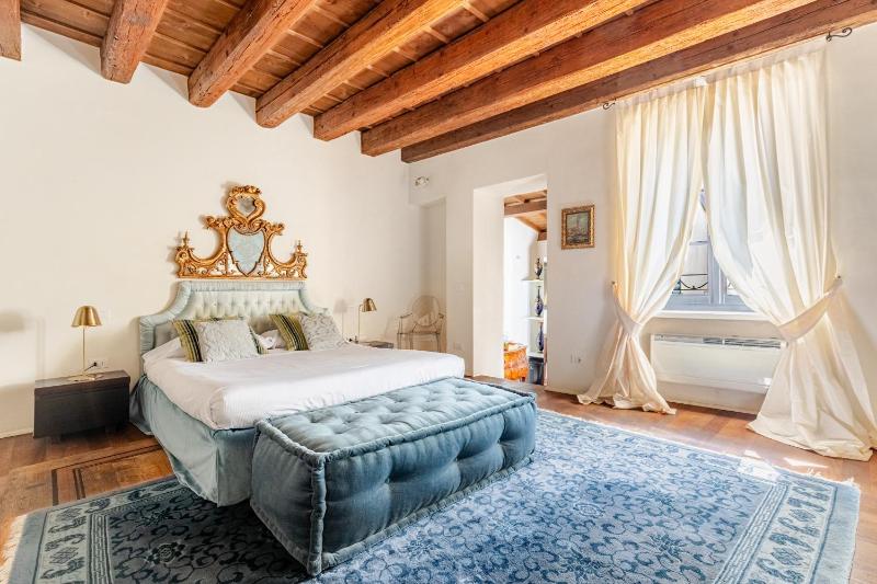 Truly Verona - Delle Erbe suites - image 11