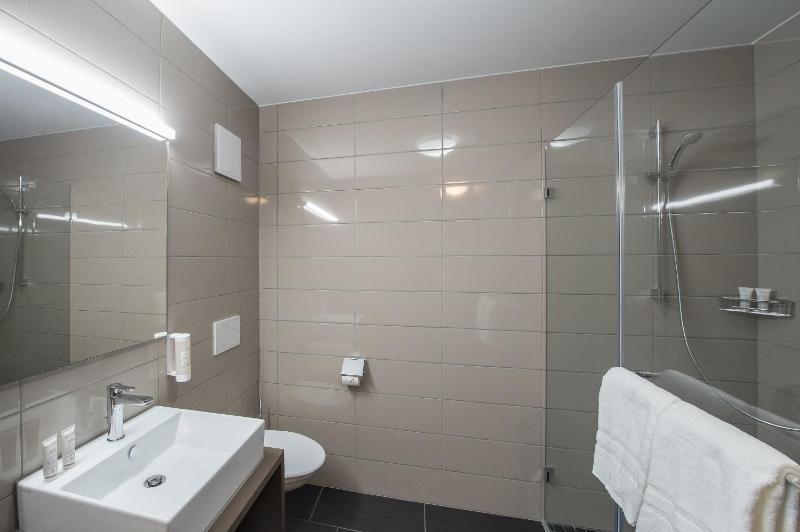 Junior Suite with Balcony image 2