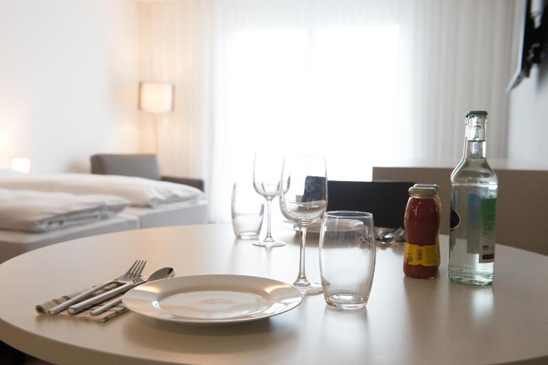 Junior Suite with Balcony image 4