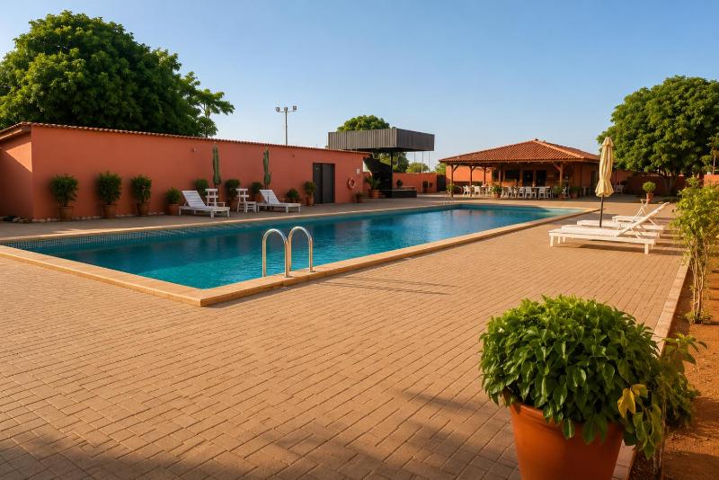 Viana Hotel - image 1